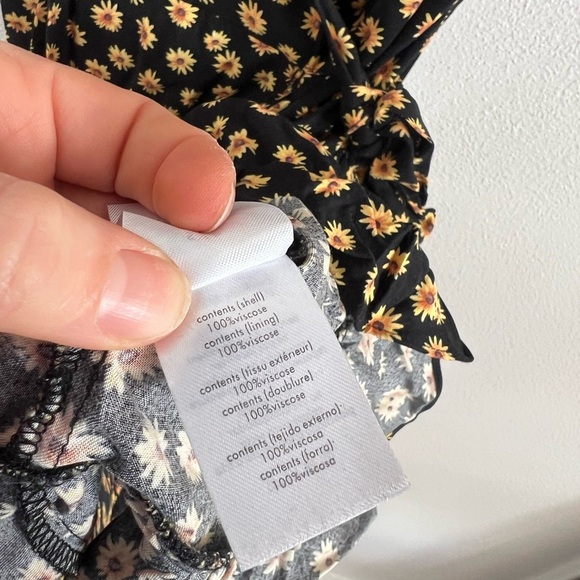 WEWOREWHAT
Puff Sleeve Sunflower Floral Wrap Dress, size small - Picture 5 of 6